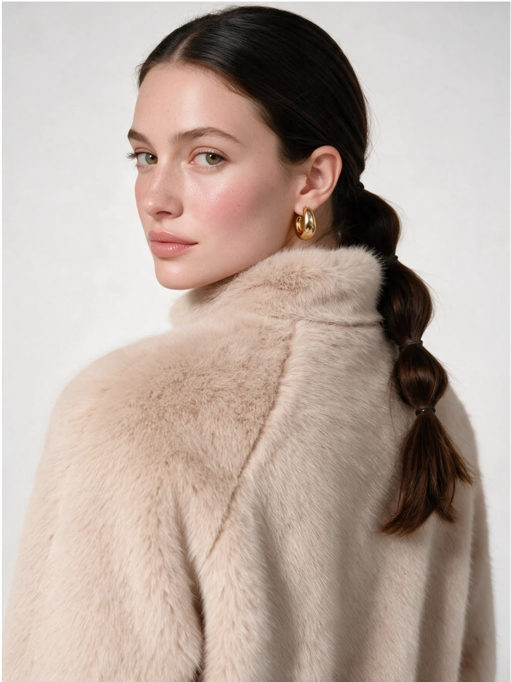 LAYRÉS Courchevel Fur Bomber, luxury après-ski jacket with Sherpa fleece lining